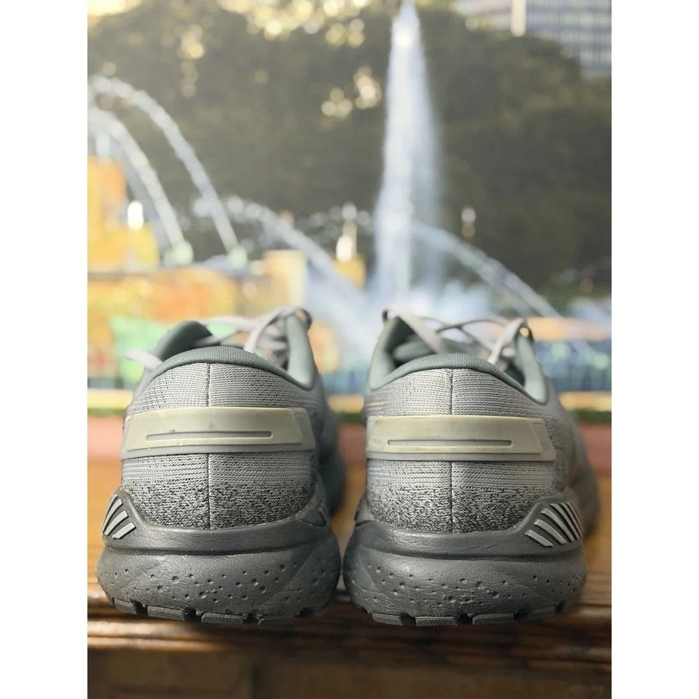 Brooks Beast GTS 24 Running Athletic Shoes Mens 13 D 1104251D069 Gray Mesh